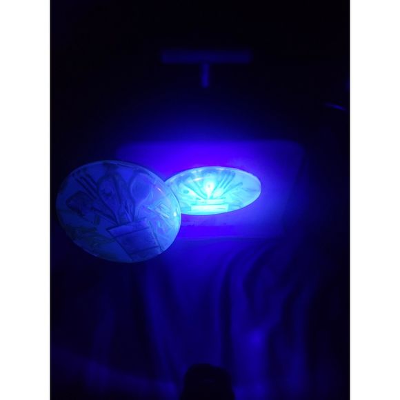 Vintage Wooden Napkin holder and matching Lucite trivet - Picture 8 of 9